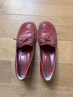 rote Mary Jane Schuhe
