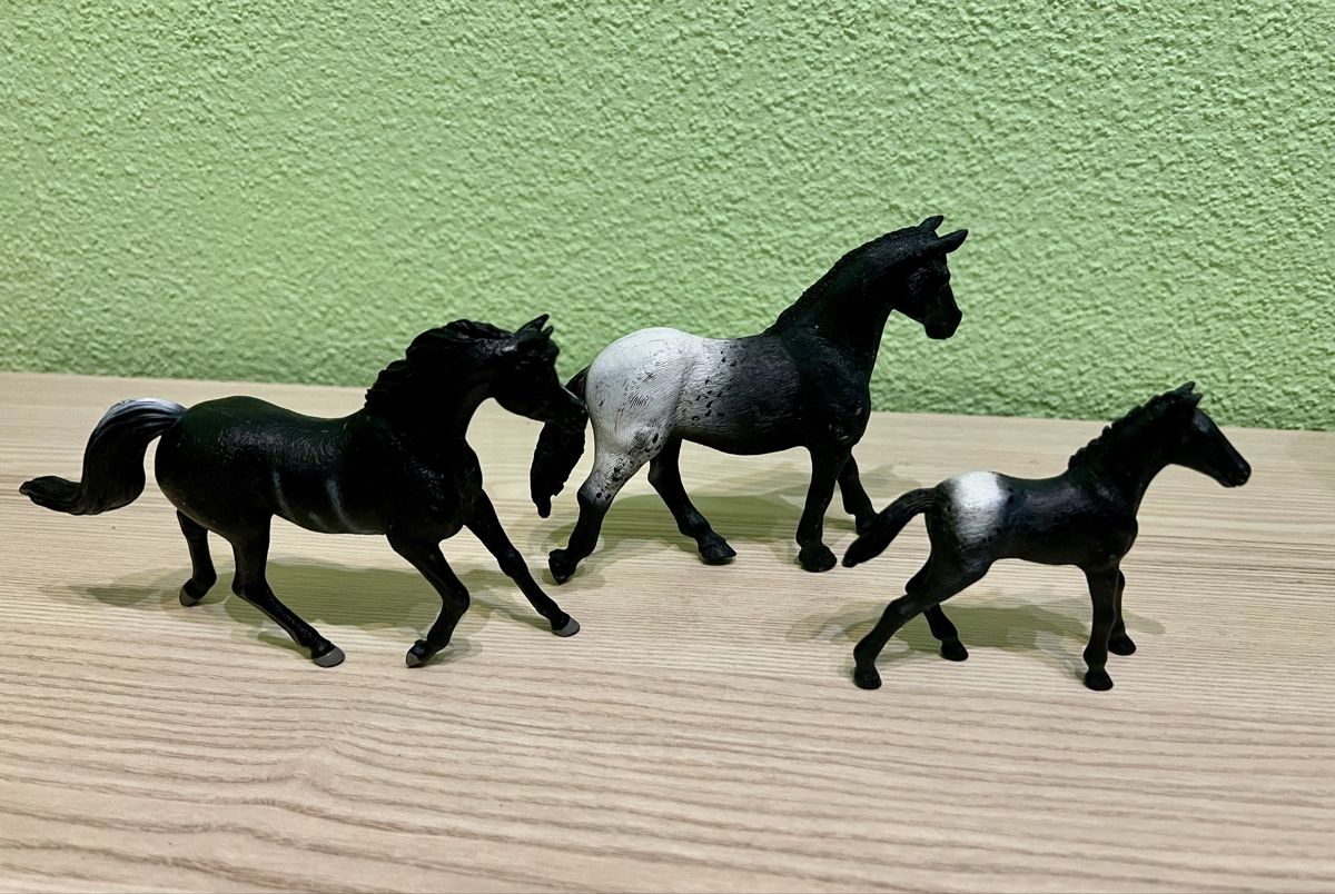 Schleich Giocattoli: Schleich Pferde Set 3 Figuren – Usato da Obernau venduto da Mya285