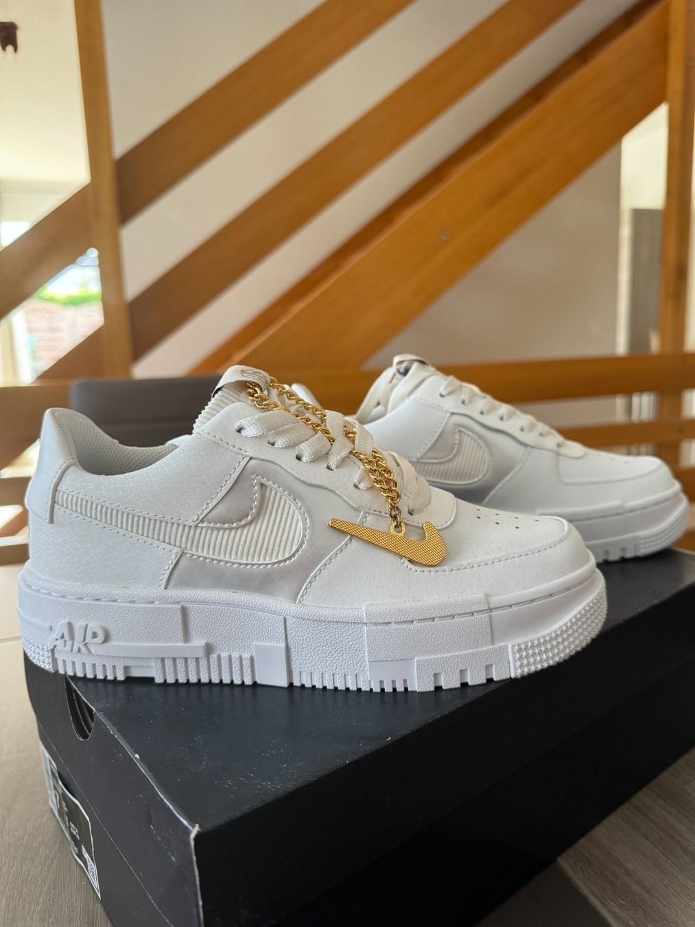 Scarpe da uomo: Nike WMNS AF1 Gold chain – Nuovo (secondo la descrizione) da Orbe venduto da bra_hvw9 1