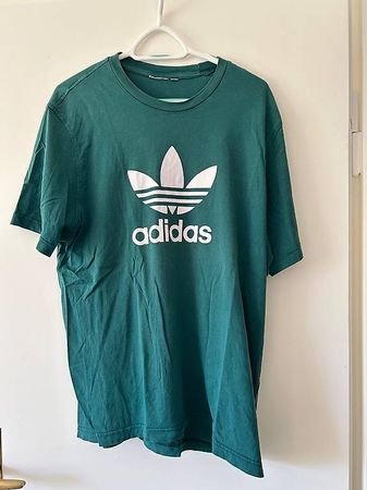 T-Shirt Adidas grün