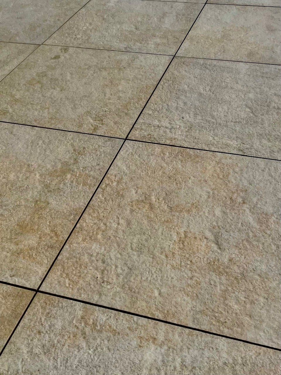 Rivestimenti per pavimenti: Feinsteinzeug Platten, Beige, Top Zustand, Aussenbereich – Nuovo (secondo la descrizione) da Wauwil venduto da willibilli