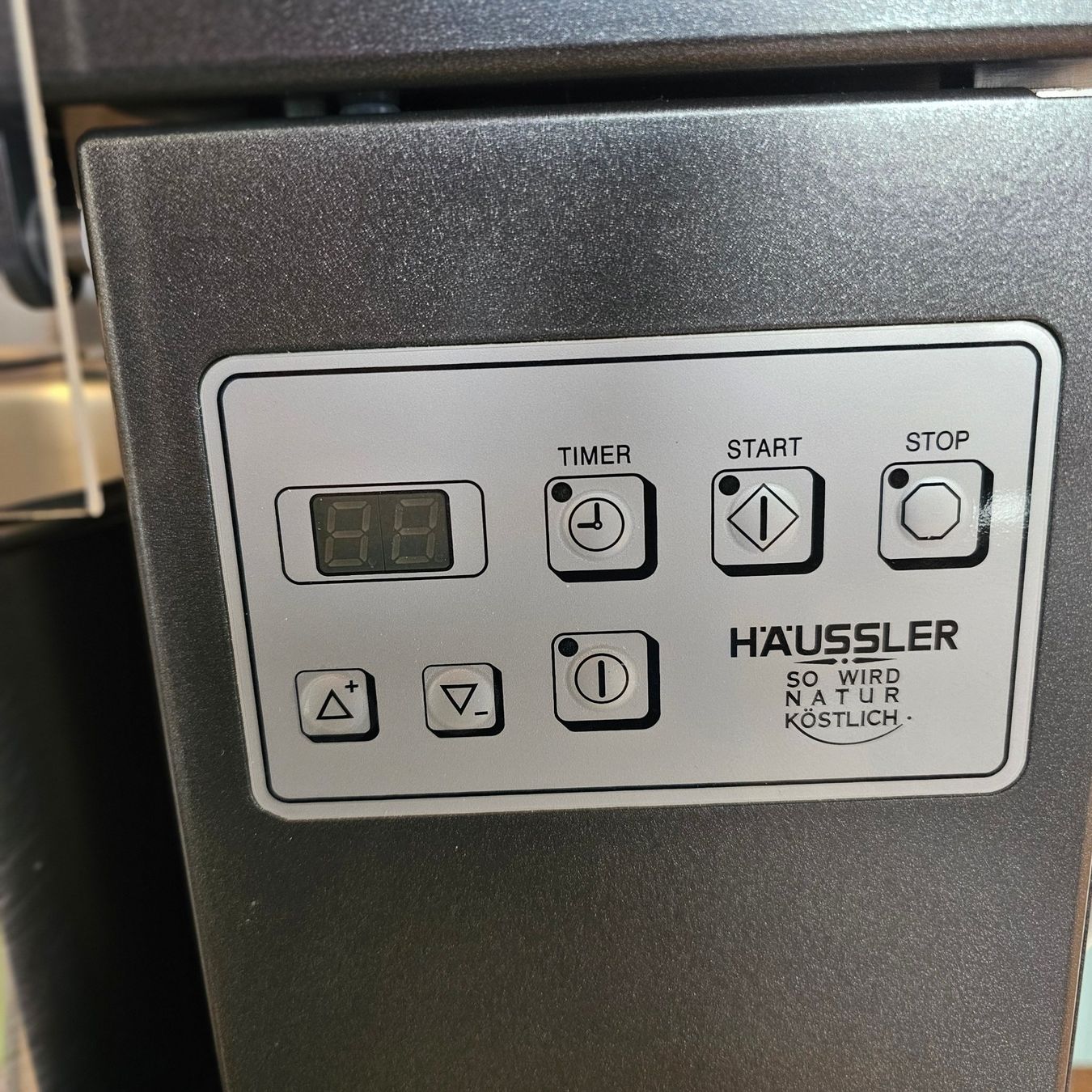 Häussler Küchengeräte: Häussler Teigknetmaschine Alpha 1G in Anthrazit – Gebraucht aus Basel von Pastoriusiert01 6