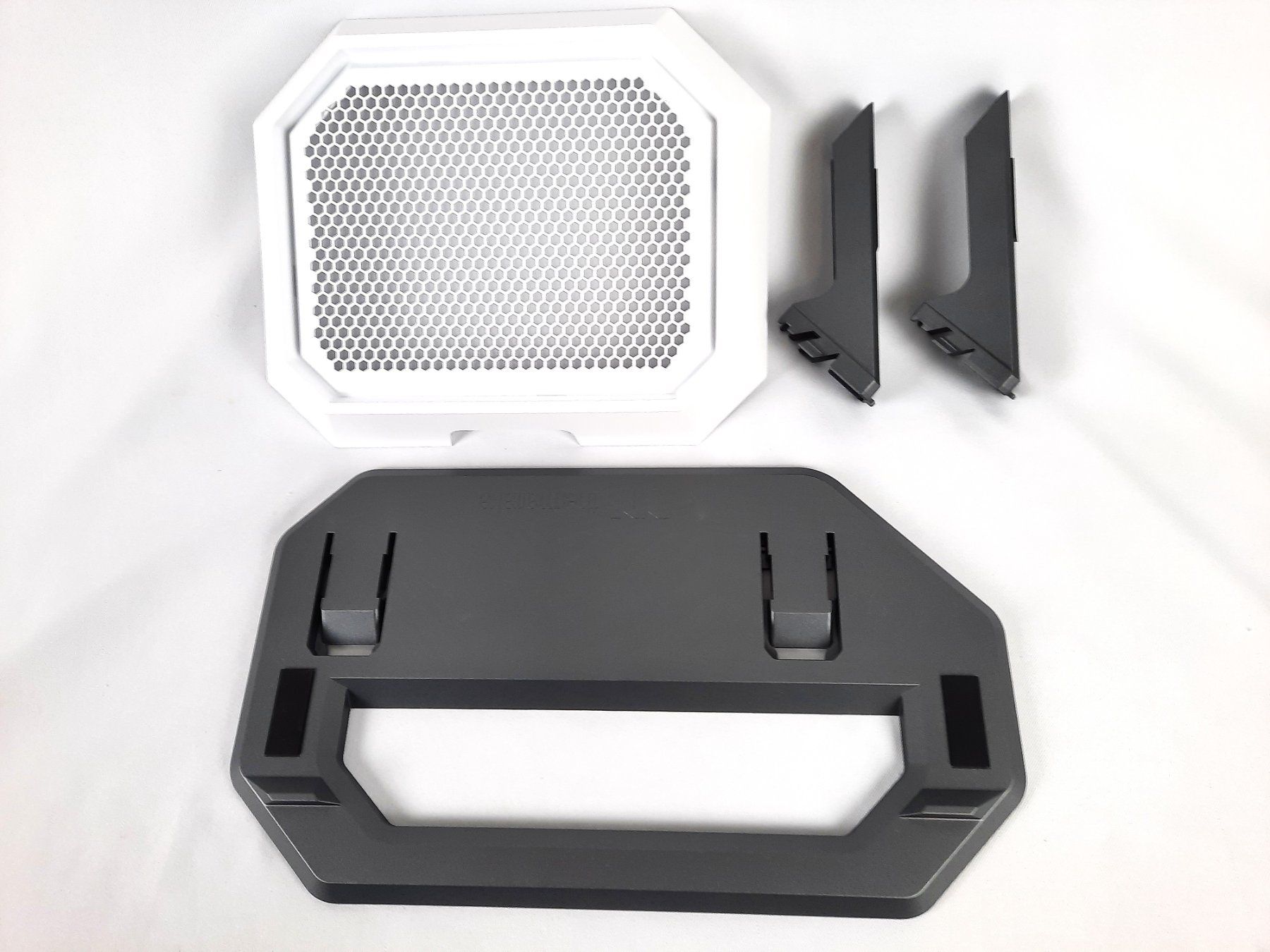 Thermaltake Custodie: THERMALTAKE The Tower 300 Snow White – Nuovo (secondo la descrizione) da Beinwil am See venduto da Restwert_Beinwil