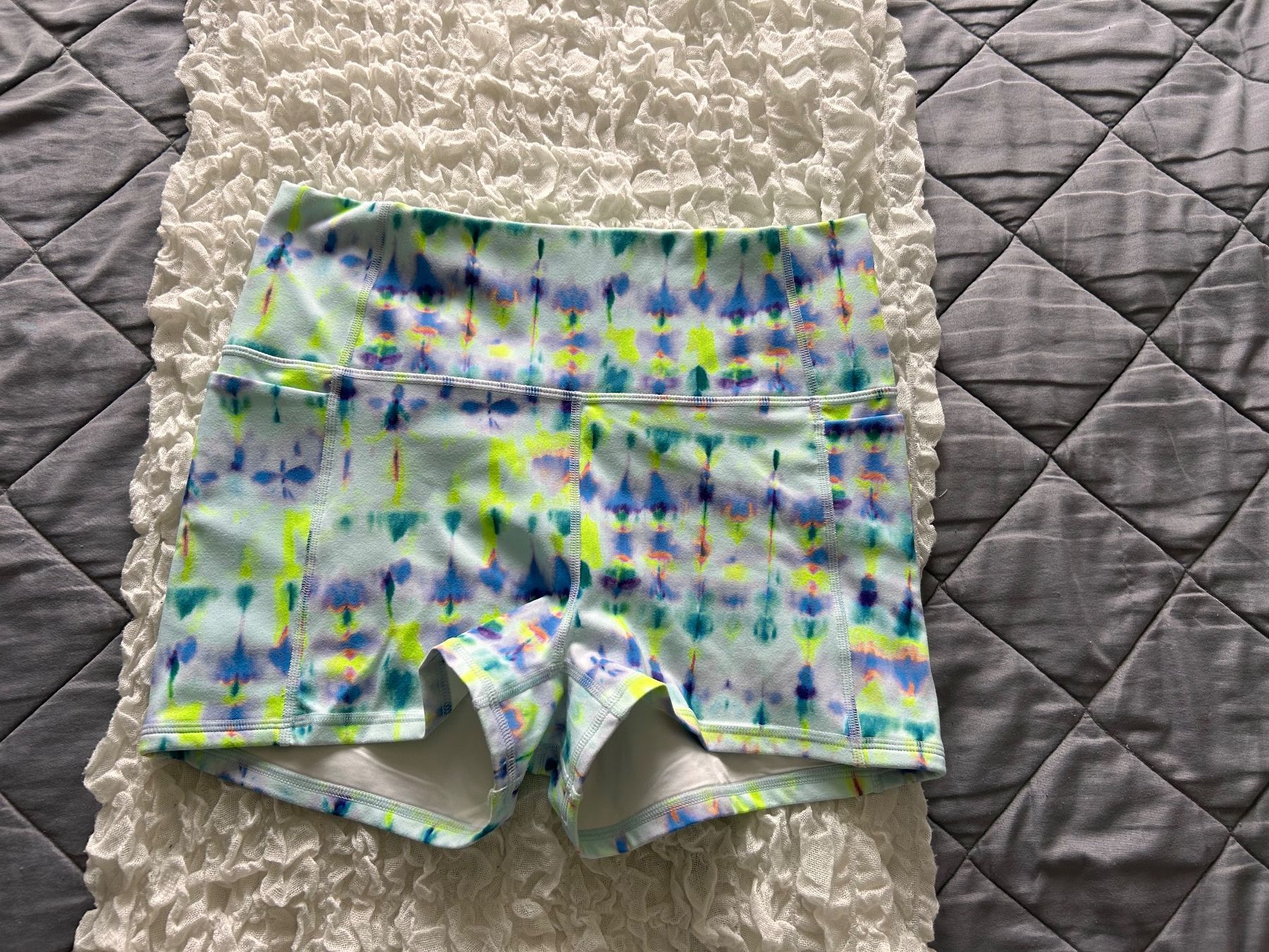 Leggings: Fabletics Pure Luxe Shorts M – Gebraucht aus Horgen von Sunshine_12399