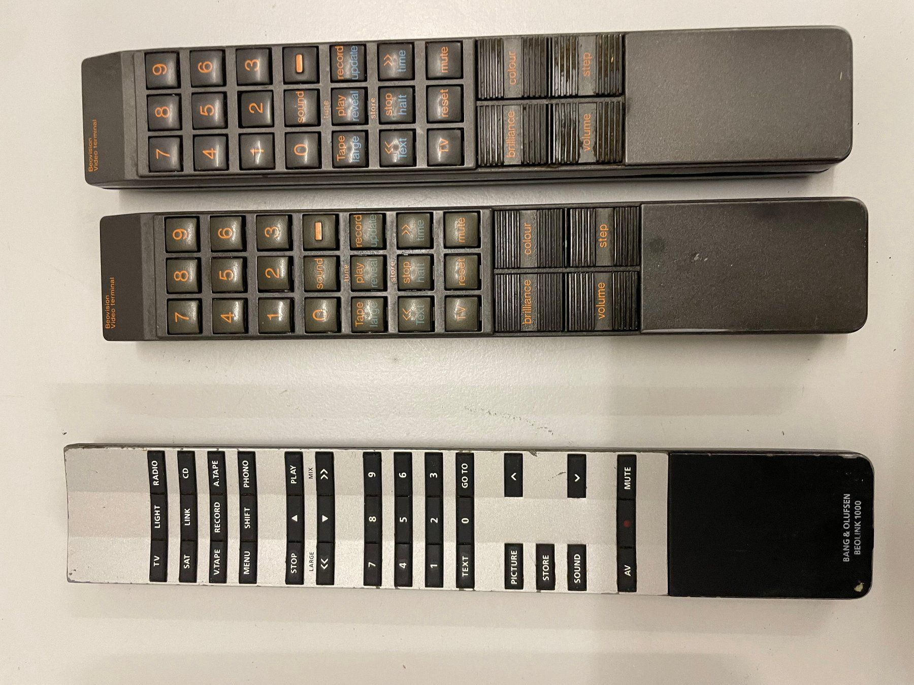 Bang & Olufsen Telecomandi: Lots de 7 télécommandes  Bang&Olufsen – Usato da La Croix (Lutry) venduto da netrajet 4
