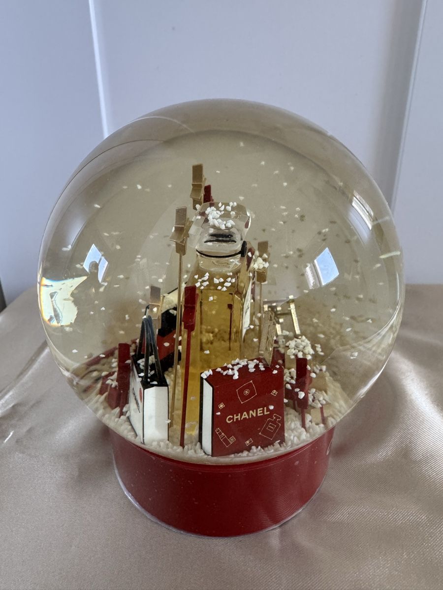 Toutes les décorations: Chanel Schneekugel Rot – Neuf (Voir description) à Bern par Blueangel6 3