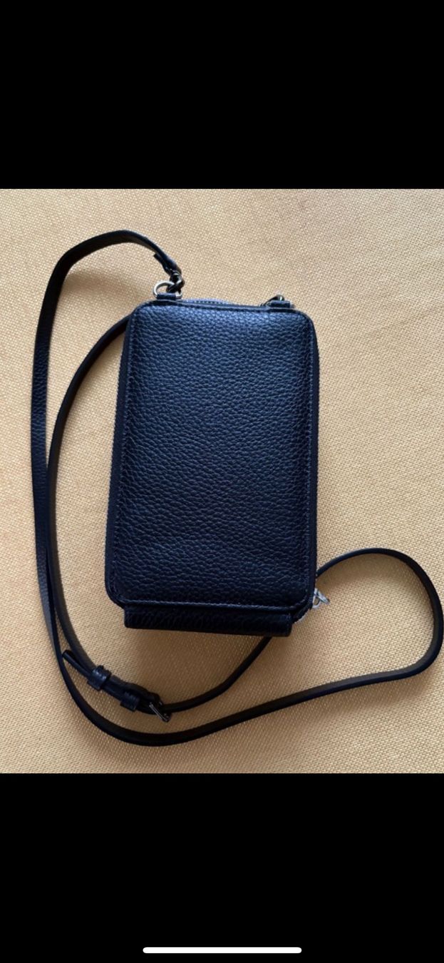 Vera Pelle Borse: Schwarze Echtleder-Smartphone-Tasche mit Bändel – Nuovo (secondo la descrizione) da Basel venduto da leluma 1