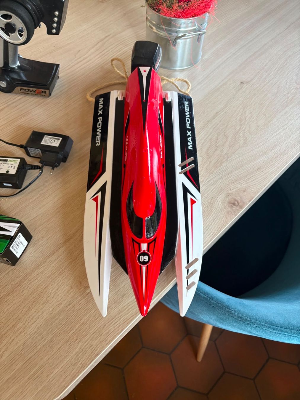 Modellismo RC: Bateau télécommandé Monstertronic MT 6030 – Usato da Morrens VD venduto da Maguico 1