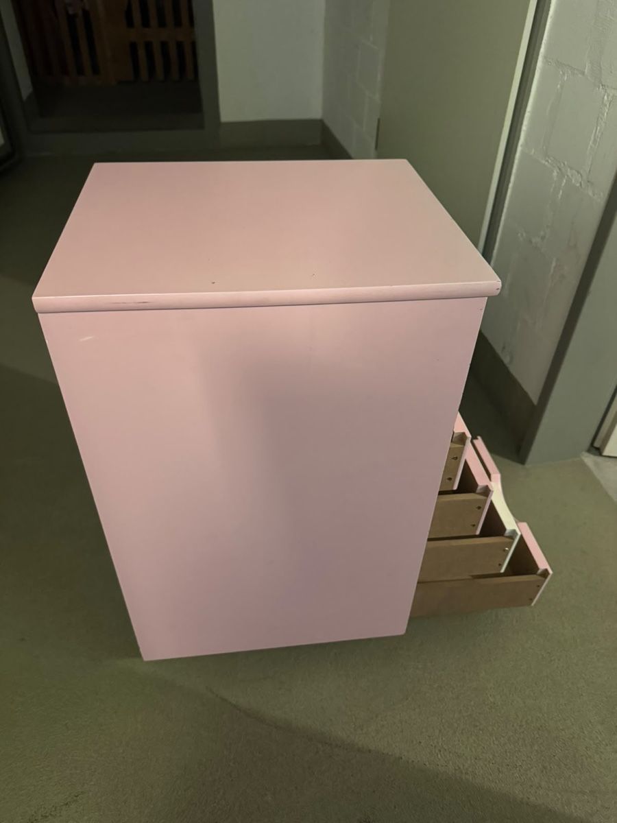 Banconi: Rollcontainer mit 6 Schubladen rosa weiss gebraucht – Usato da Thun venduto da alp_6pjb 2