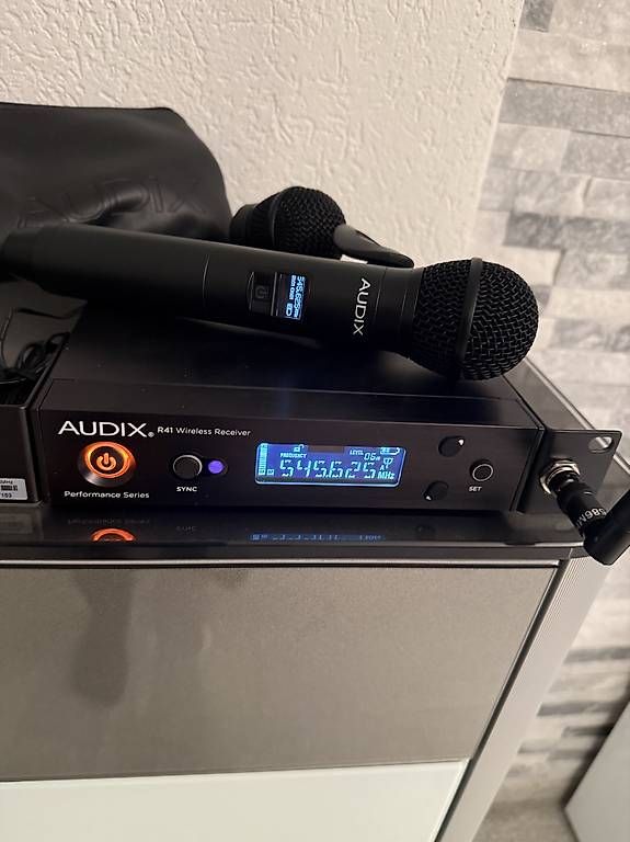 Mikrofone: AUDIX R41 Wireless Mikrofon-System – Gebraucht aus Nebikon von Electrovoice10 1