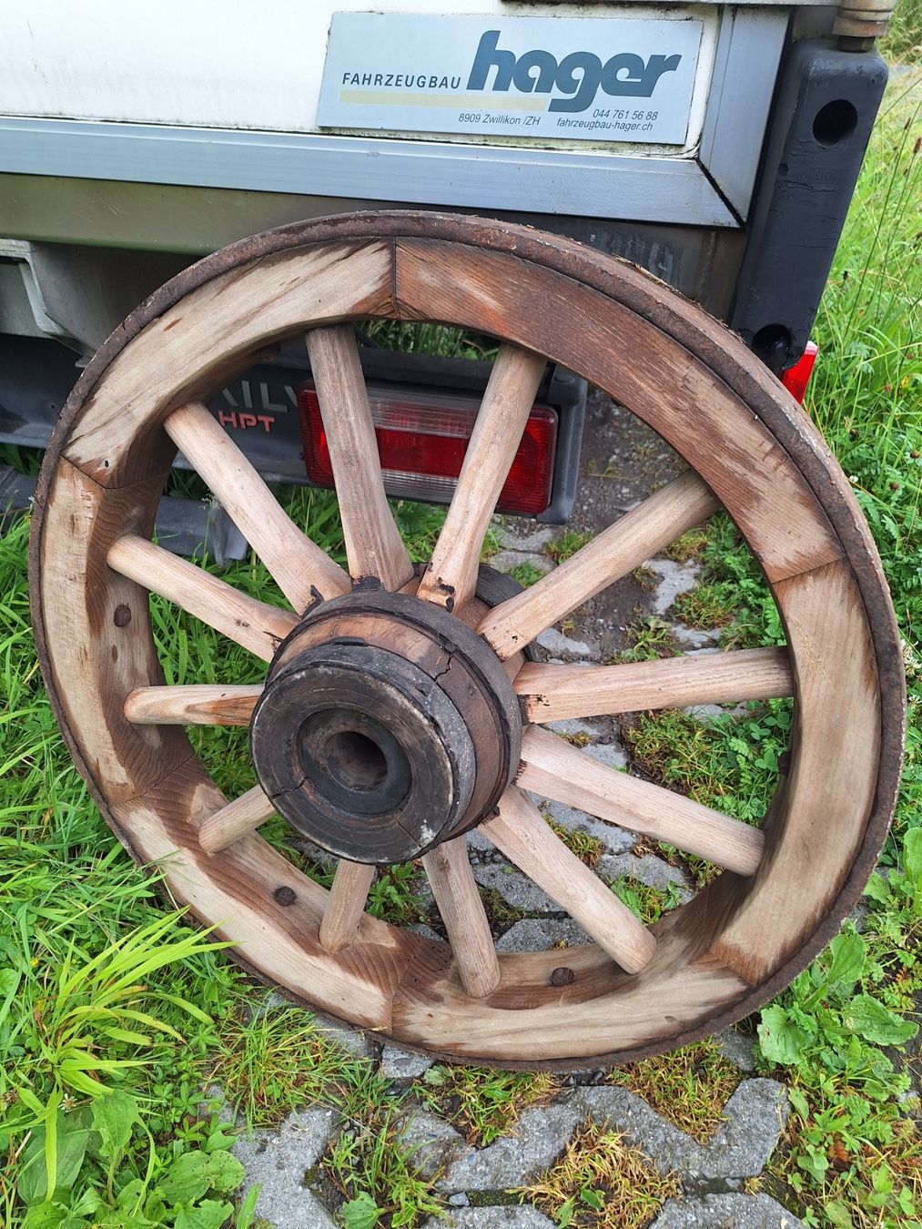 Pneumatici & Ruote complete: 4 STK ROBUSTE WAGENRÄDER - GARTENDEKORATION – Usato da Huttwil venduto da Kunterbuntli 2