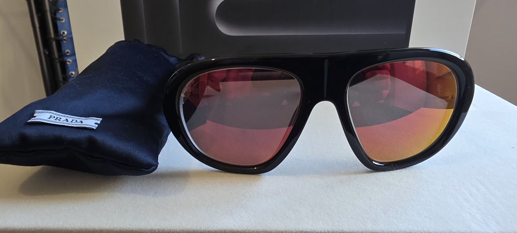 Prada Occhiali & Lenti: Sonnenbrille Praga (original) – Nuovo (secondo la descrizione) da Schwerzenbach venduto da Max460