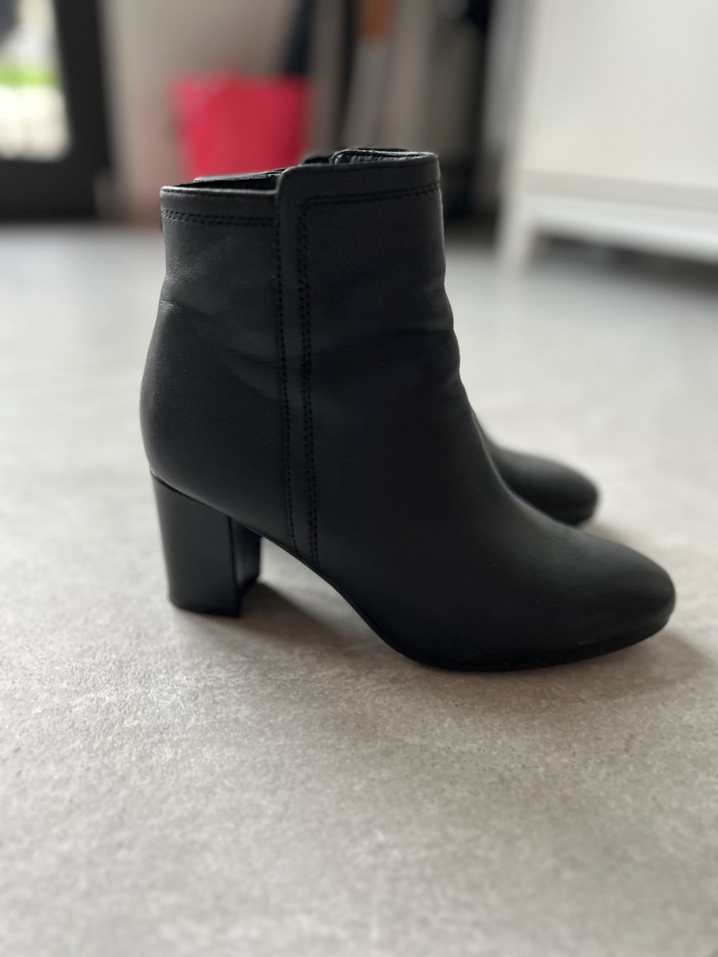 Dosenbach Scarpe da donna: Schwarze Stiefel – Usato da Läufelfingen venduto da Kitty_St 2