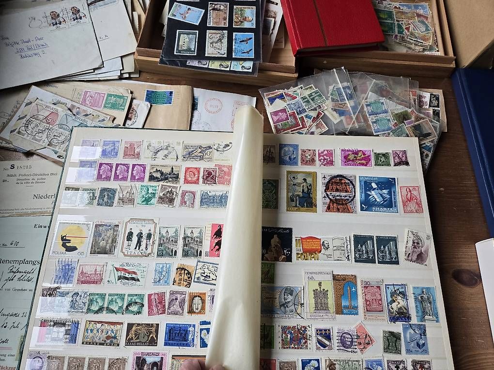 Alle Briefmarken: Große Briefmarken Sammlung  – Gebraucht aus Biel/Bienne von Rouf7