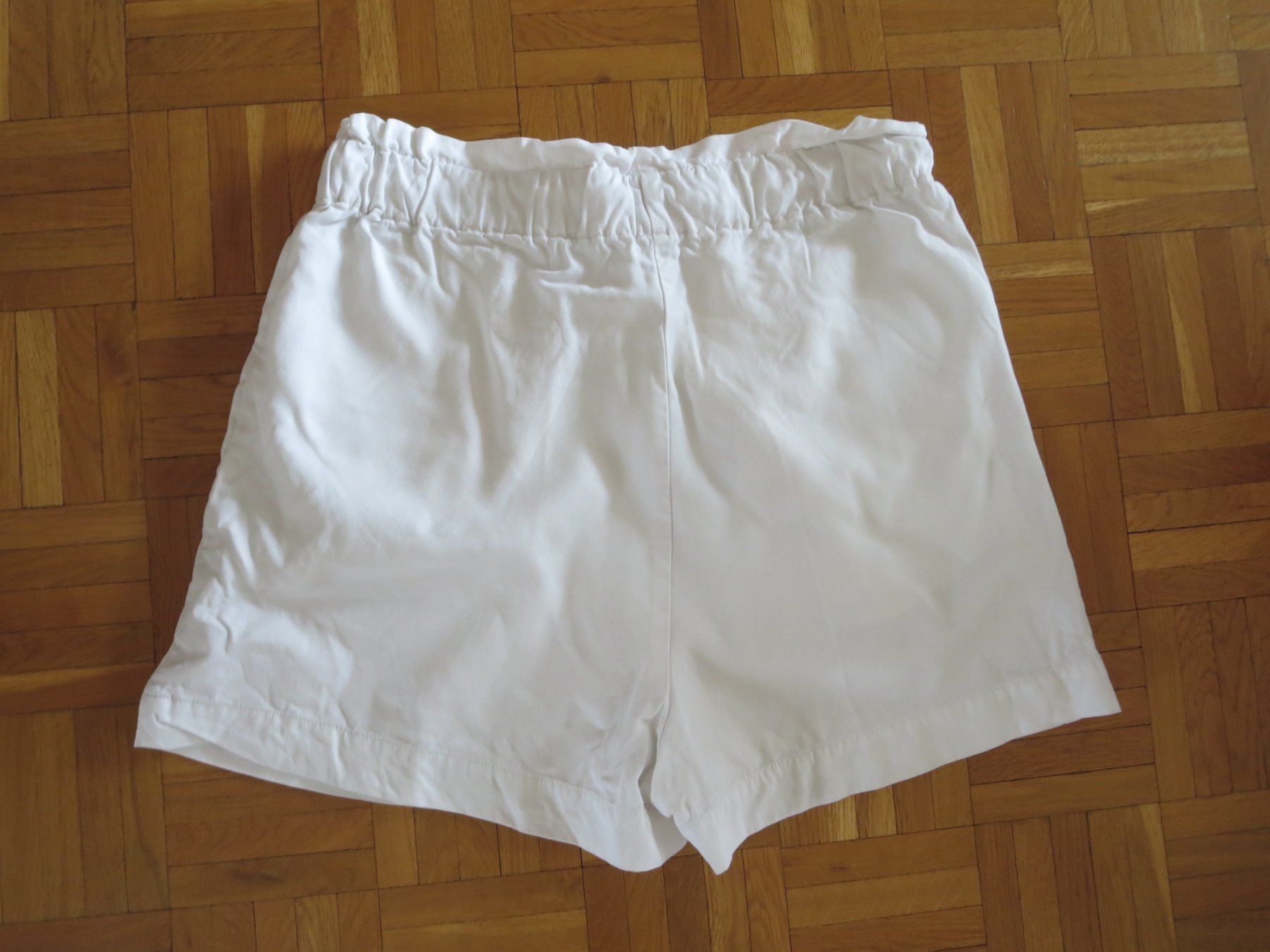 Benetton Pantaloni: Benetton Damen Shorts /Gr. S – Usato da Wallisellen venduto da Arvenstube 3