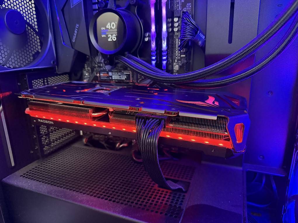 Grafikkarten: AMD Radeon RX 7800 XT Red Devil – Gebraucht aus Zürich von Driart