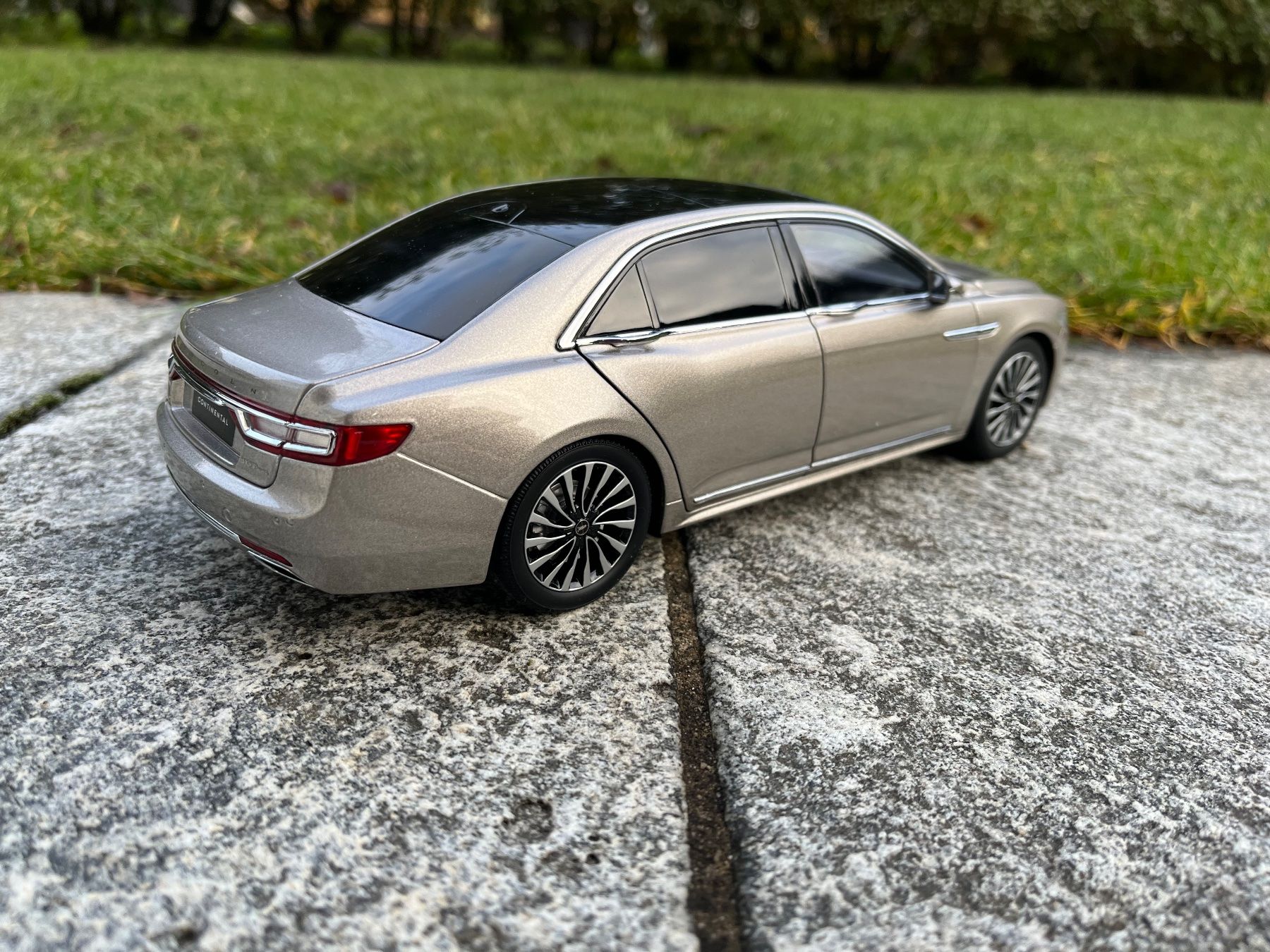 Modellini d'auto: Lincoln Continental 1:18 – Usato da Oberentfelden venduto da conti_gt 4