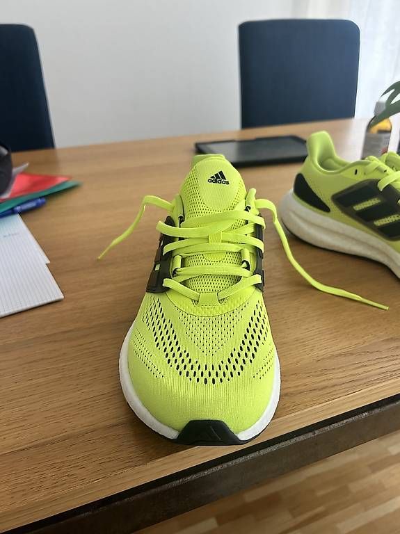 Adidas Scarpe da uomo: Adidas Laufschuhe Herren Gr.45 – Usato da Basel venduto da Raphael.Iff 1