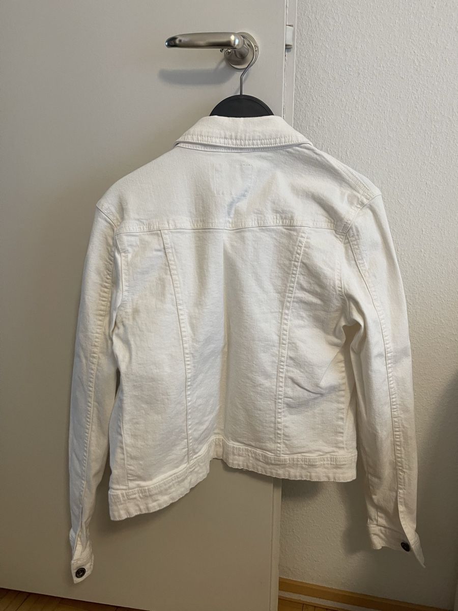 Giacche: Weisse Jeansjacke Grösse 36/38 NEU – Nuovo (secondo la descrizione) da Wohlen AG venduto da abaci 1