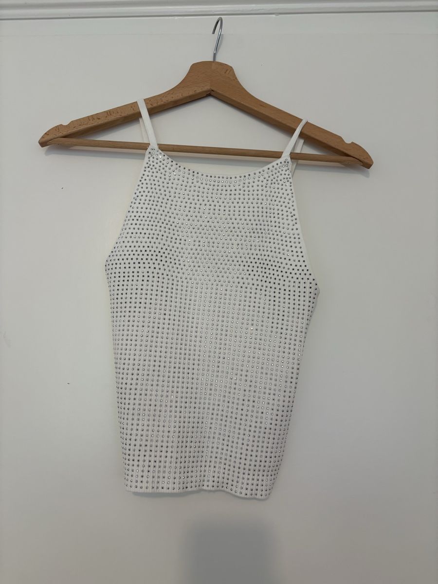 Top: New White, top – Nuovo (secondo la descrizione) da Volketswil venduto da mel_vh2s