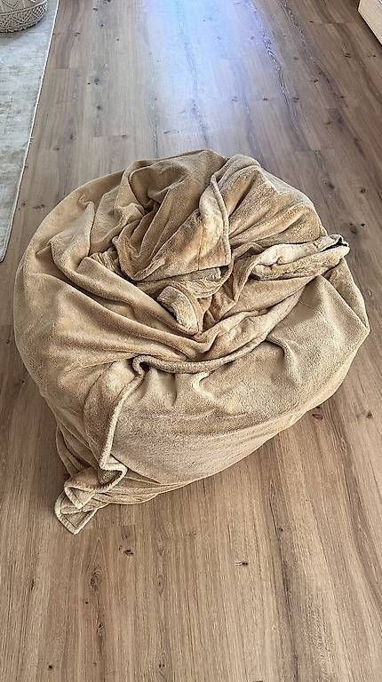 Cuscini: Sitzsack mit Velourüberzug – Usato da Rüdtligen venduto da Fikuss