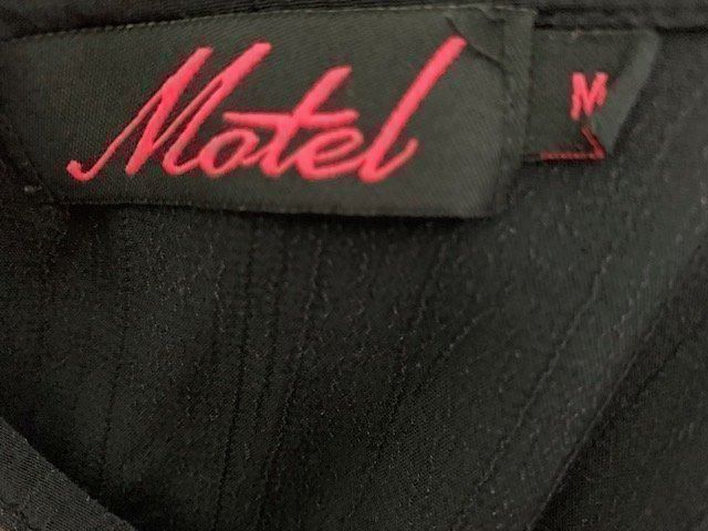Tute: Schwarzer Jumpsuit von Motel in M – Usato da Kreuzlingen venduto da shopaholicatheart 4