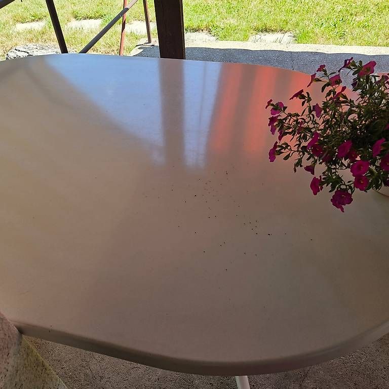 Tavoli: Table jardin  ovale 6 personnes – Usato da Bassecourt venduto da l.carnal