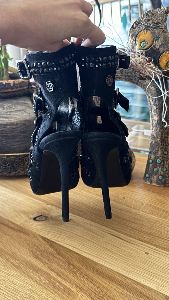 Philipp Plein Scarpe da donna: Philipp Plein Sandaletten schwarz  – Usato da Mörigen venduto da TimelessFinds 2
