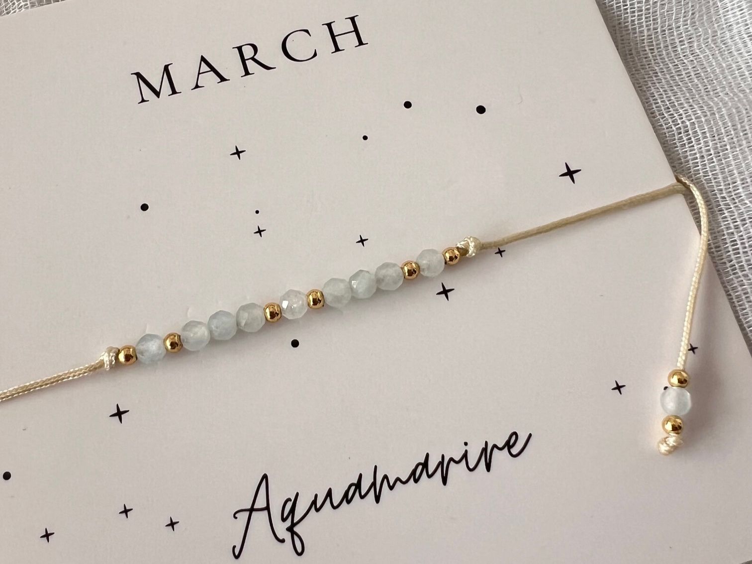 Bracciali & Braccialetti: Bracelet mois de naissance - Aigue marine pour mars – Nuovo e nell'imballaggio originale da Pully venduto da sunaddict