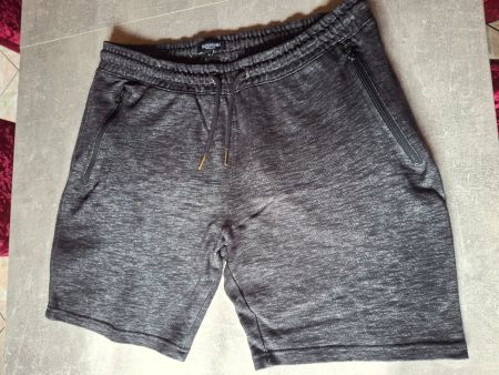 Short taille élastique grandeur XL marque C&A 70% coton