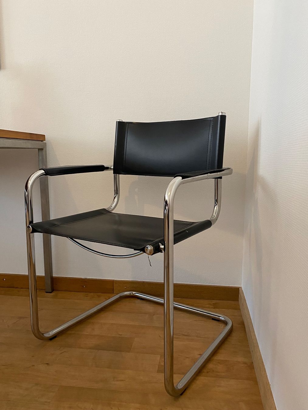 Stühle: Freischwinger schwarz - 3 Stk. – Gebraucht aus Lenzburg von juulees 4