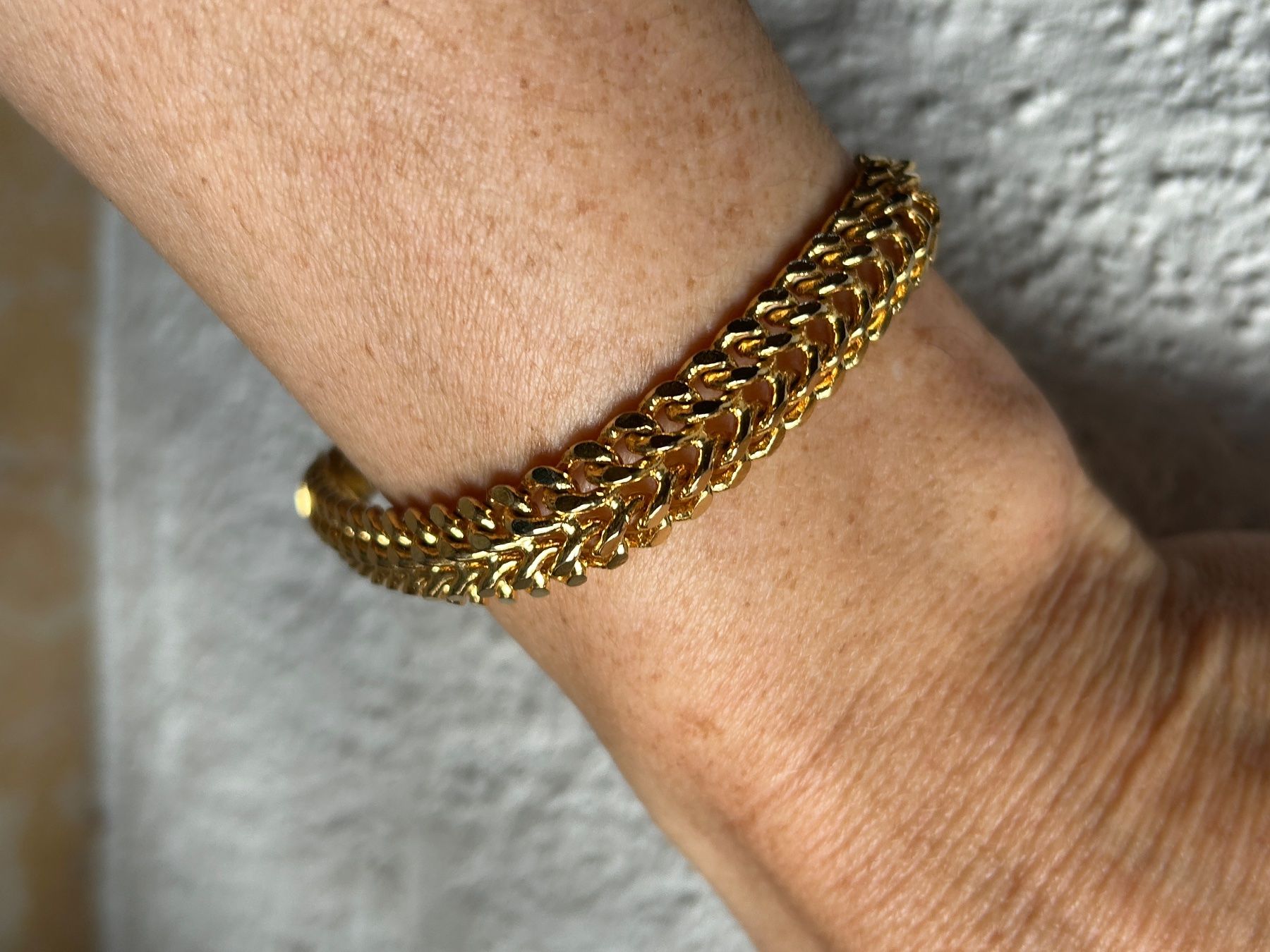 Bracciali & Braccialetti: Goldfarbenes Armband, Modeschmuck, neuwertig – Usato da Laufen venduto da belleskulptur 1