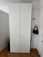 Massgeschneiderter-Kleiderschrank mit Lift-Kleiderstange