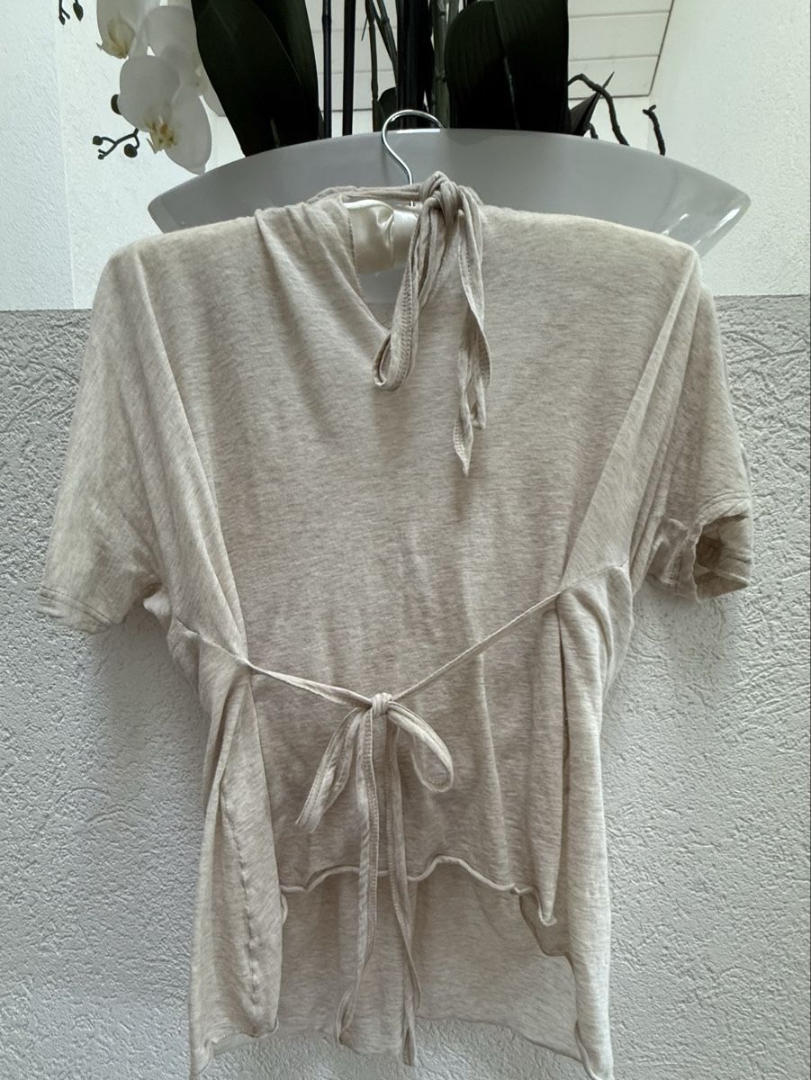 Louis Vuitton T-shirt: Louis Vuitton kurzarm Top/Shirt mit Perlenkette – Nuovo (secondo la descrizione) da Buchs ZH venduto da KittyInStyle 5