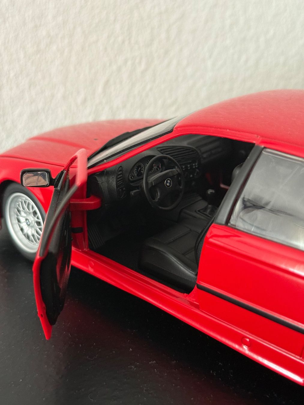 BMW Modellautos: BMW 318is E36 1:18 UT Models – Neu (gemäss Beschreibung) aus Bülach von Meti2023 3