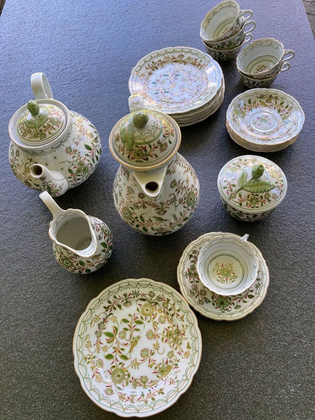 Set di piatti: Antiker Porzellanservice J.H.S. – Usato da oberrieden venduto da gordolino