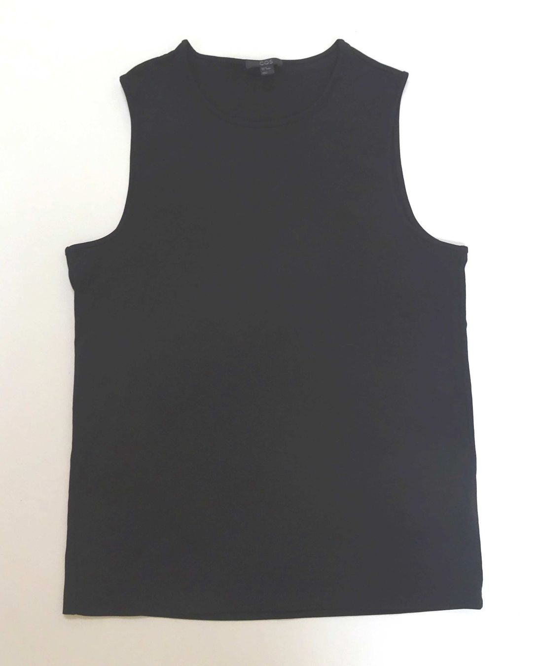 Cos Top: COS - elastisches Top - schwarz - Grösse M – Usato da Zofingen venduto da Justizia_01