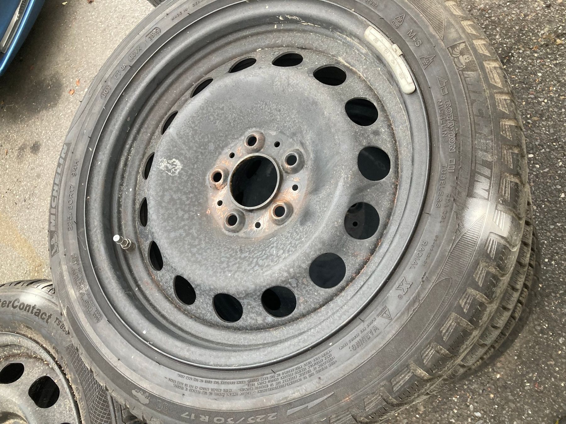BMW Pneumatici & Ruote complete: BMW X1 Winterräder  E84 225/50R17 – Usato da Cham venduto da WB2223 1