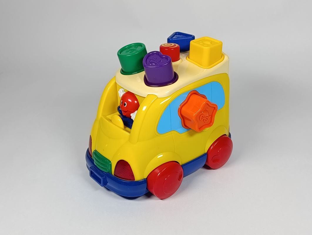 Spielzeuge: Bus éducatif avec 5 formes 23x18x20 – Gebraucht aus Thielle von Plusvalue_Neuchatel 1