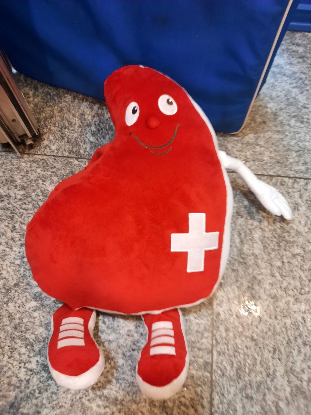 Giocattoli: goccia di sangue circa 50 cm – Usato da Biasca venduto da Old_6blh 1
