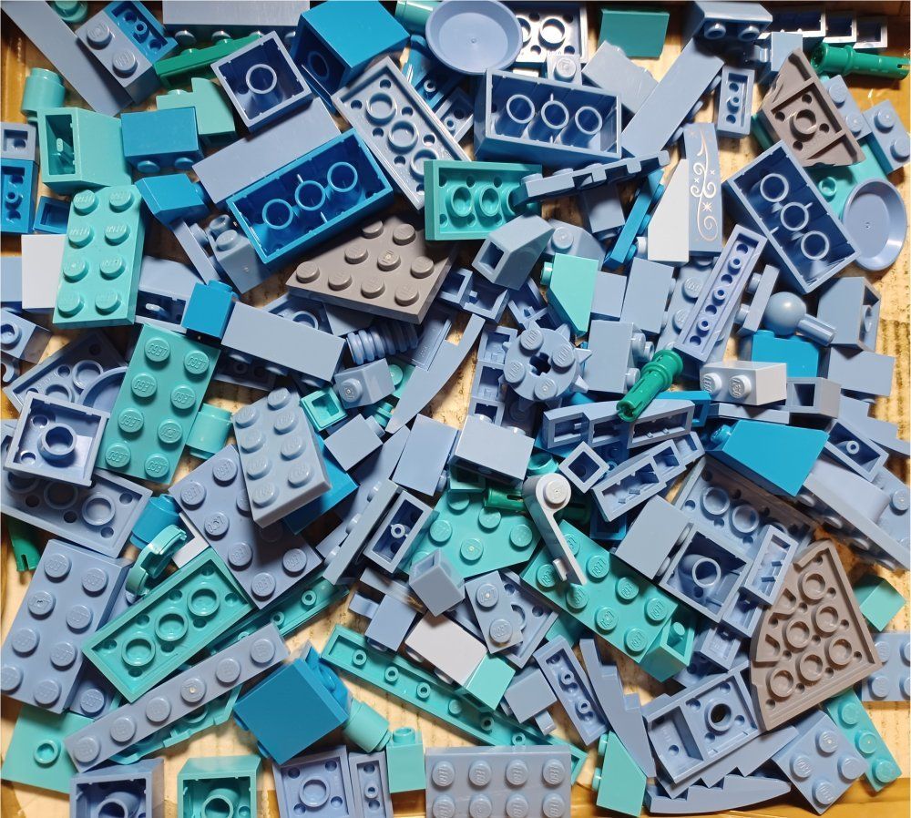 Lego Kit di costruzioni: LEGO 180 Verschiedene Blaue Teile -D65 – Usato da Morges venduto da cardeman61