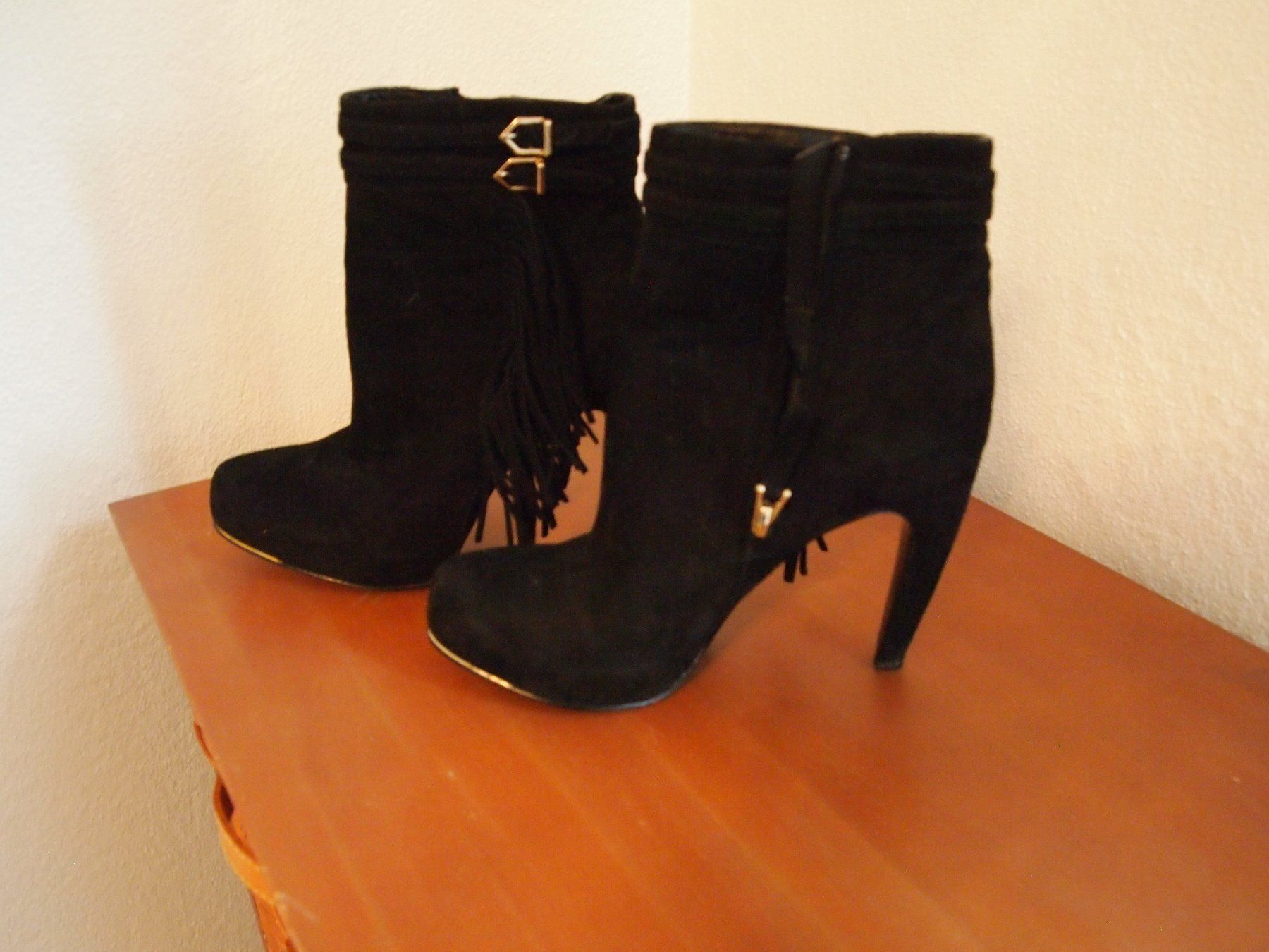 Scarpe da donna: Sam Edelman Wildleder Stiefeletten – Usato da Volketswil venduto da ald_2x9b