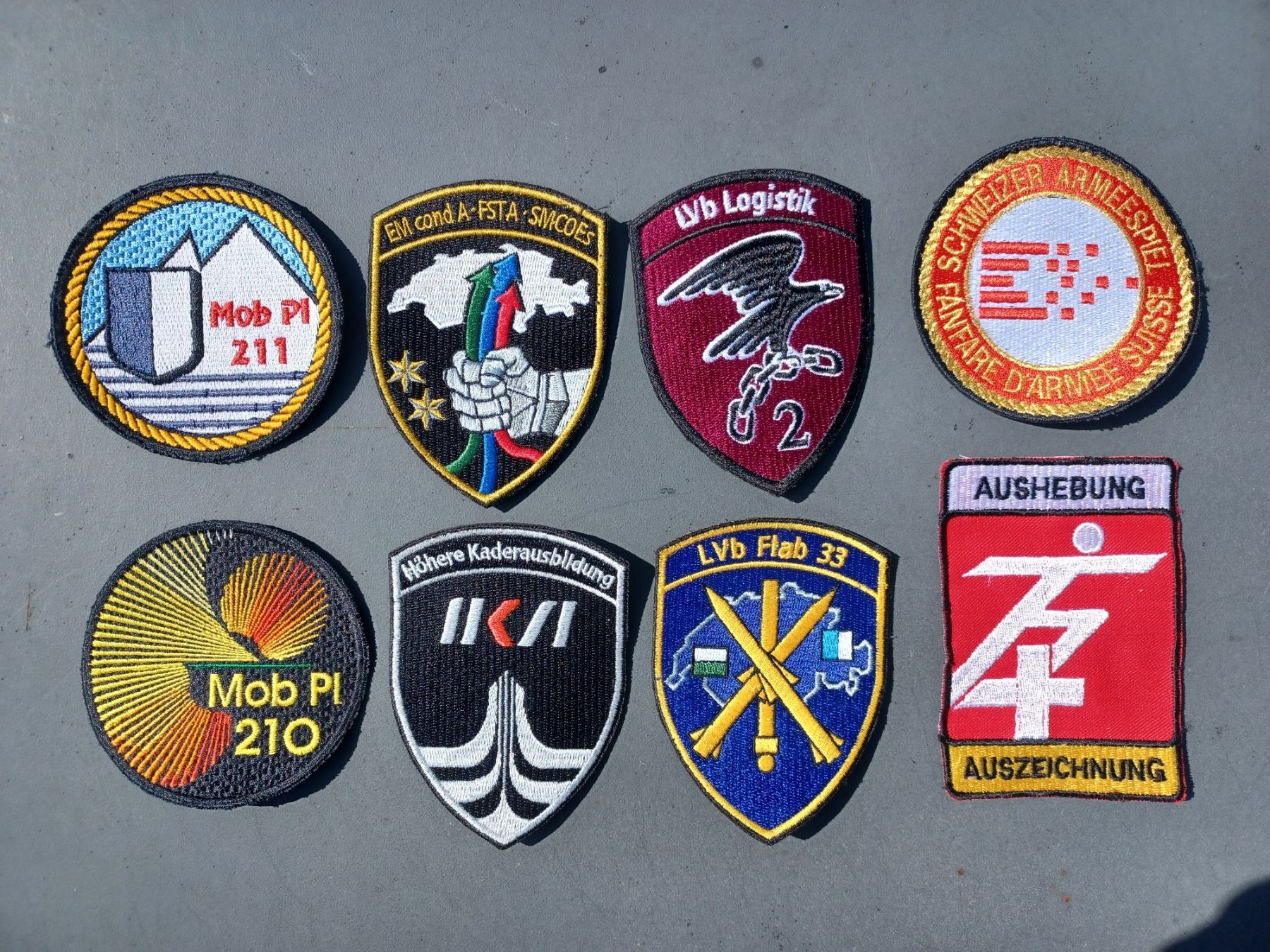 Armée suisse Uniformes: 8 alte Badges – D'occasion à Horw par Mikesch108