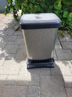 Praktischer Abfalleimer für den Sommer.