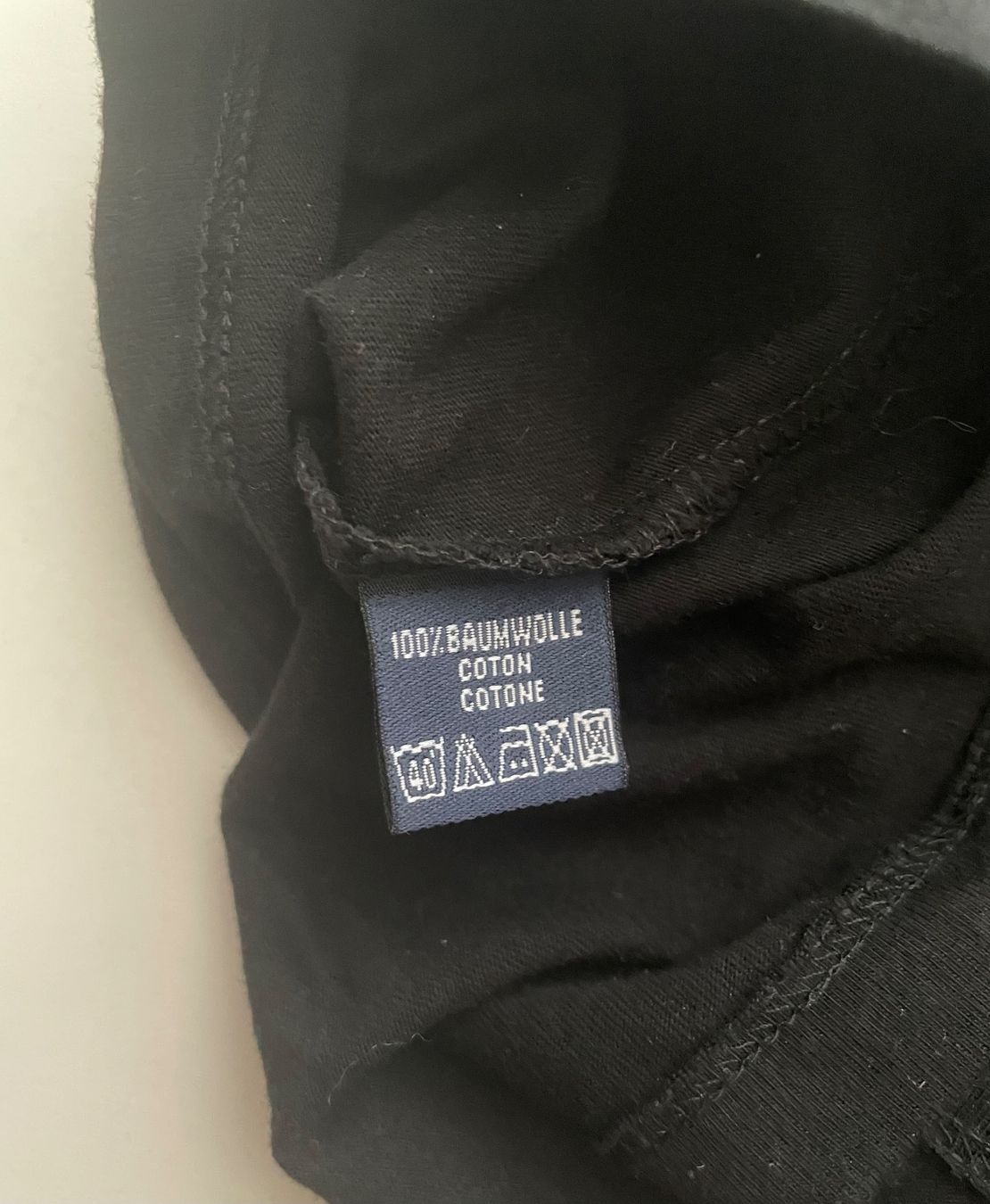 Camicie, T-shirt & Polo: Schwarzes T-Shirt Campus Basic Line, Grösse 140/146 Top – Usato da Winterthur venduto da crave 4