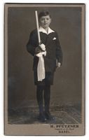 Fotografie H. Pfützner, Basel, junger K