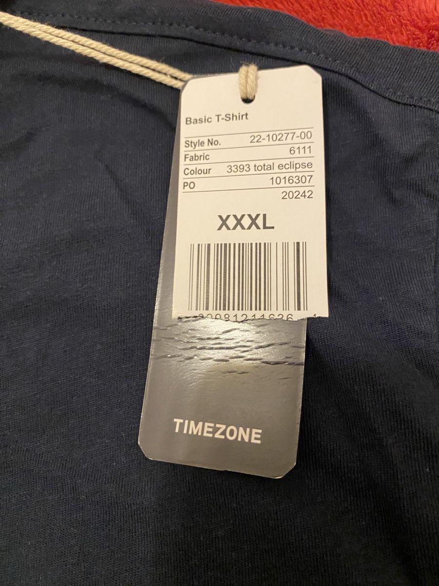 T-shirt: T Shirt – Nuovo (secondo la descrizione) da Berikon venduto da TheMangle 2