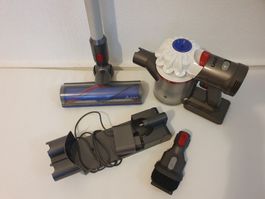 Dyson V7