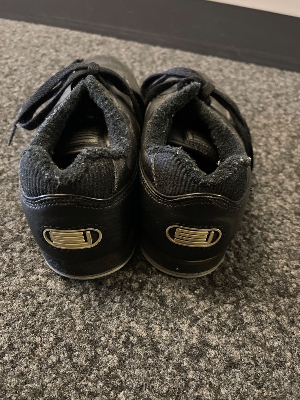 Scarpe da donna: Bowling Schuhe Endicott Johnson Gr. 7 US – Usato da Thun venduto da BanjoDan 1