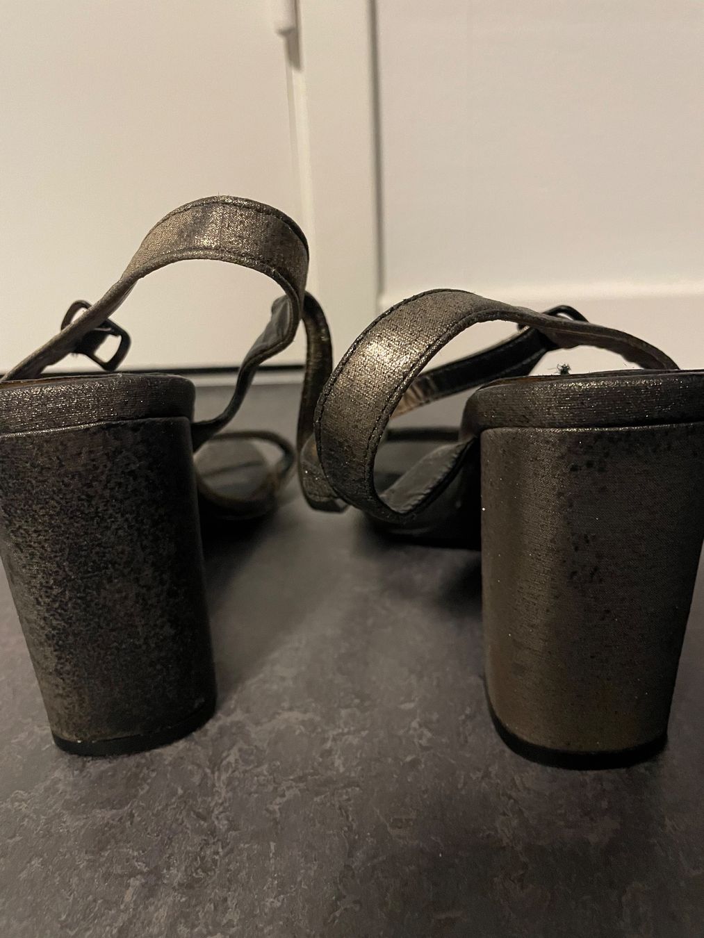 Scarpe da donna: Sandalen mit Absatz – Usato da Zürich venduto da car_26mh 1